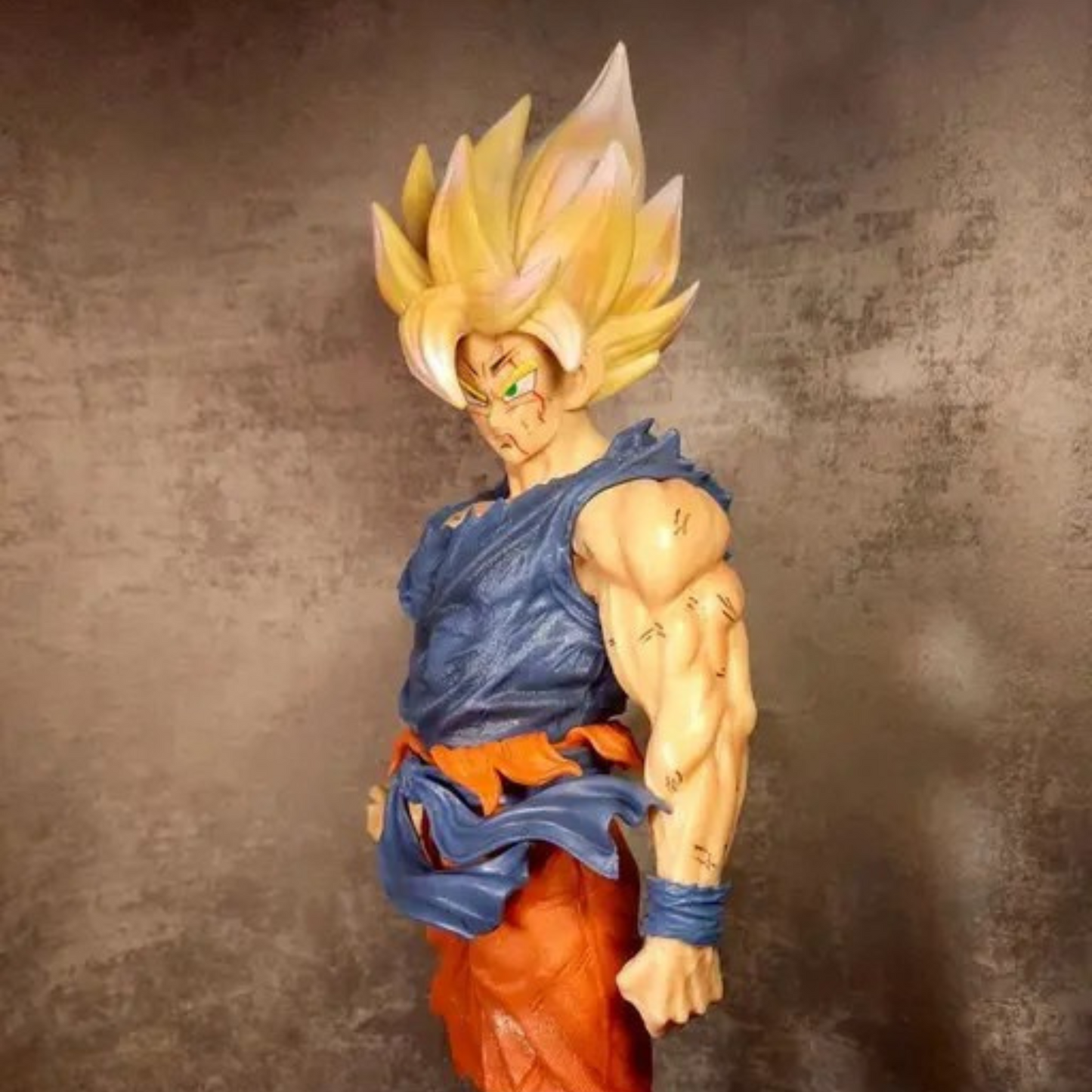 Dragon Ball Super Saiyan Goku 43 cm Collector Figure | Trade Supply