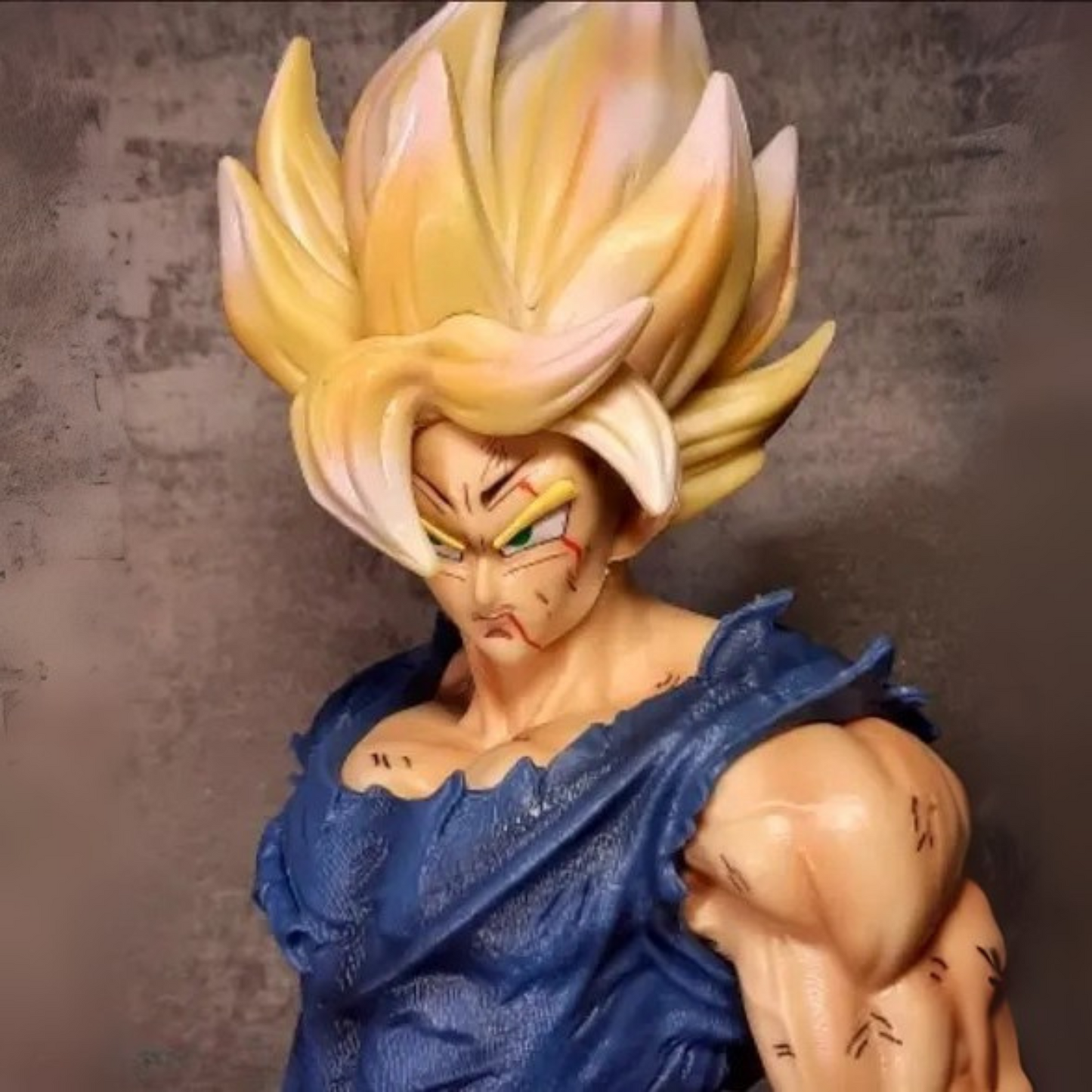 Dragon Ball Super Saiyan Goku 43 cm Collector Figure | Trade Supply